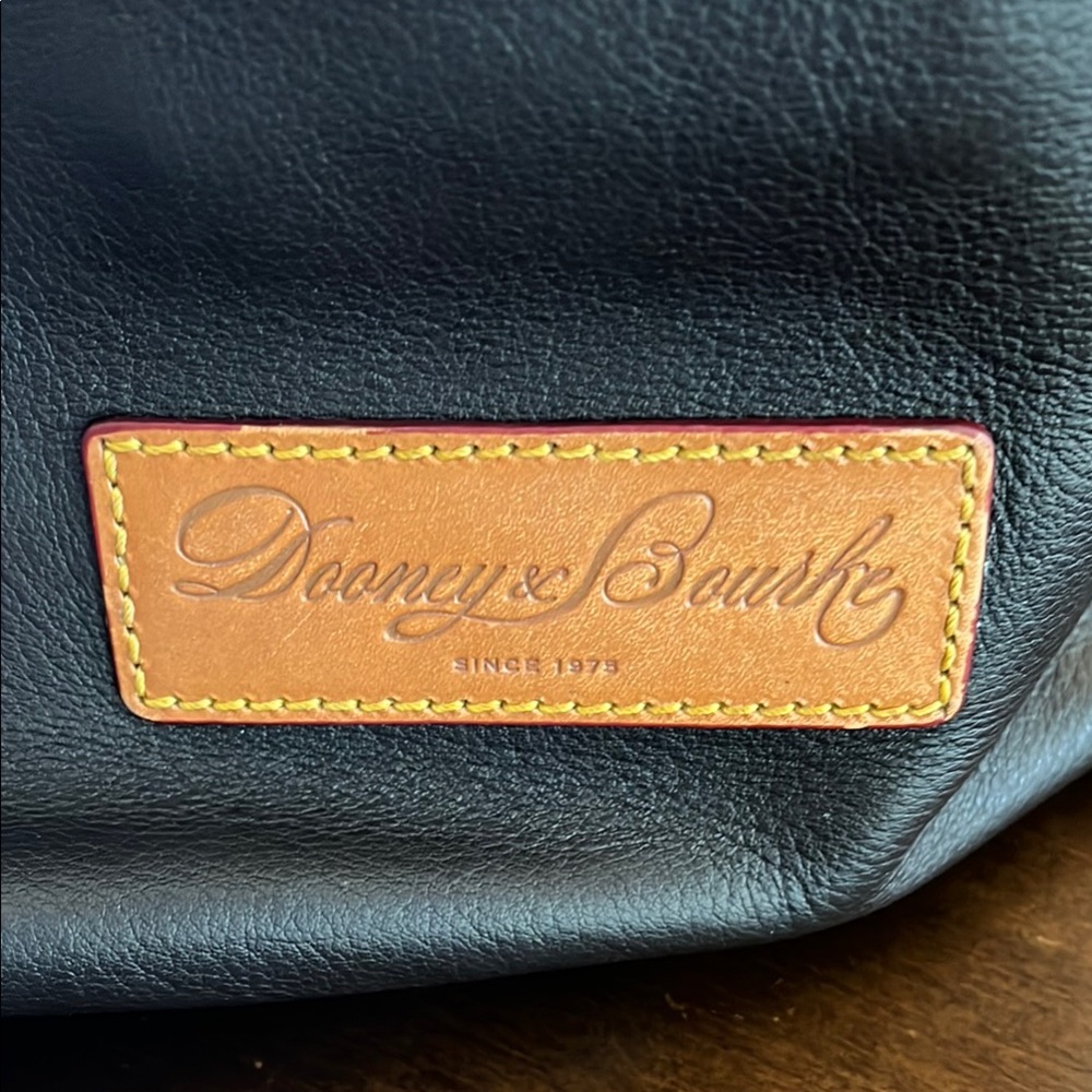 Classic Dooney and Bourke Bag - Picture 2 of 11